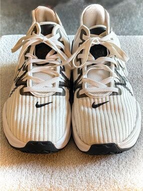 Men’s Nike White and Black Basketball Shoes